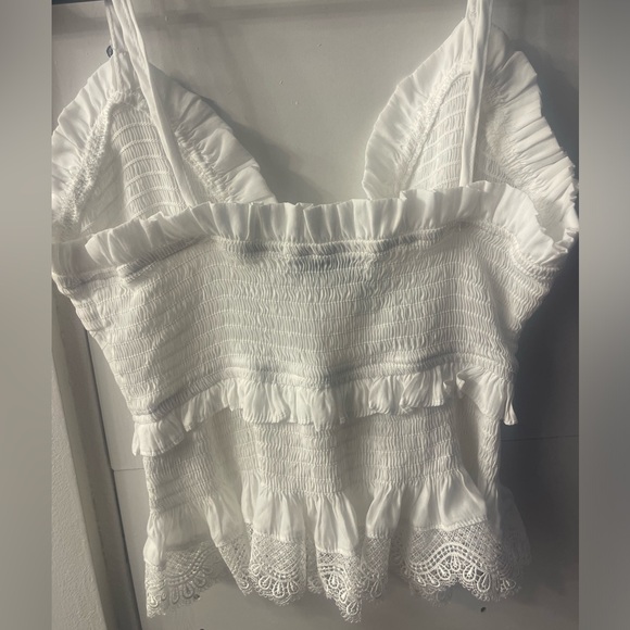 Cute white ruffle top - Picture 5 of 6
